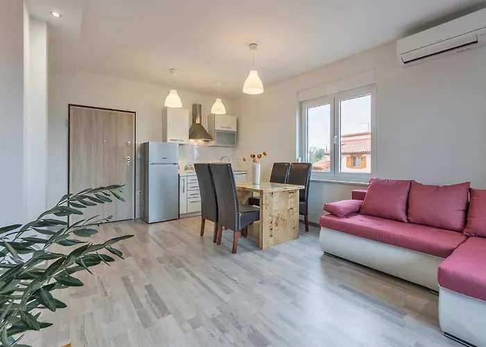 2 Bedroom Apartment Peroj